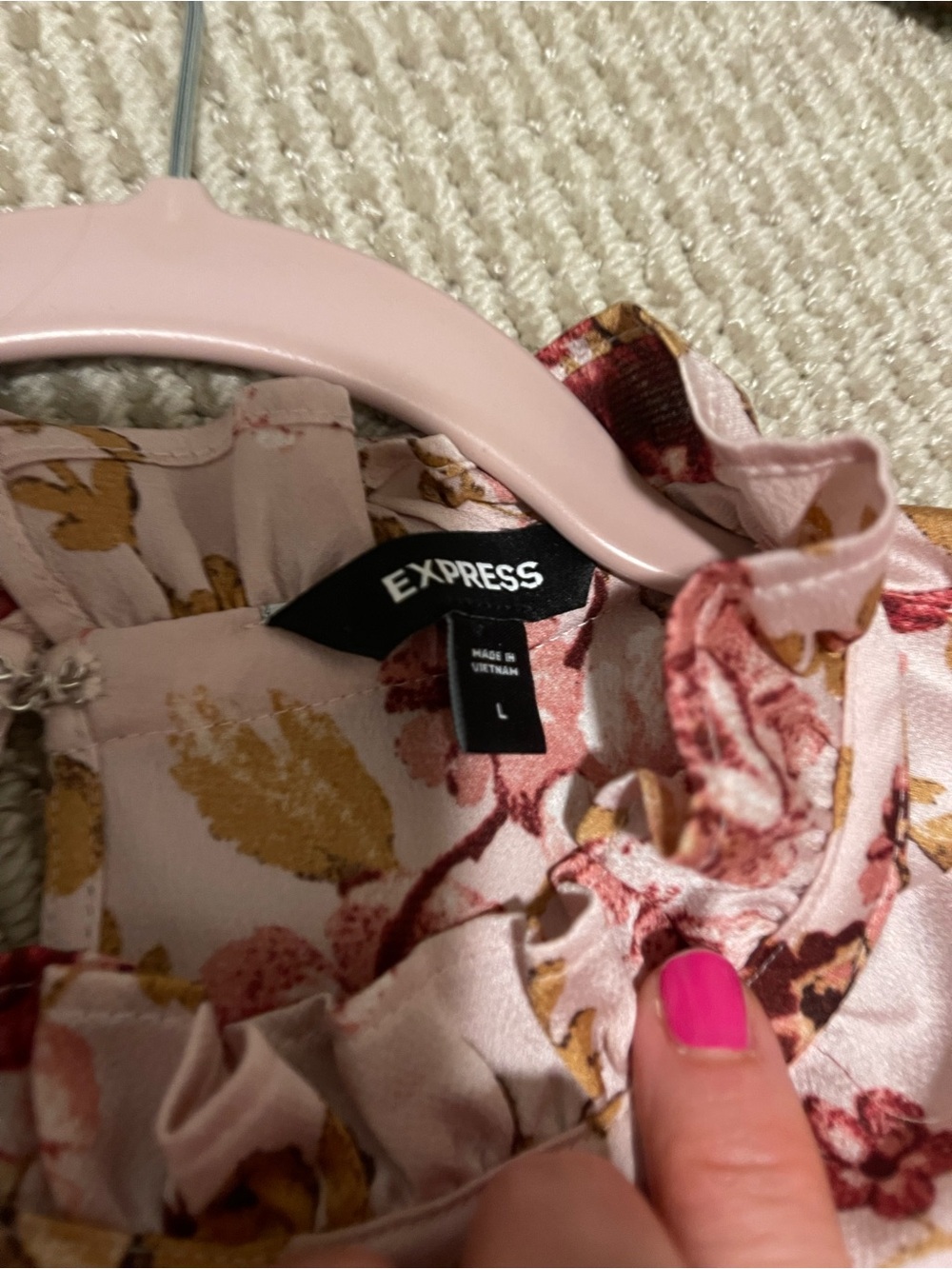 Express Pink Floral Ruffle Sleeve Blouse - Picture 4 of 5